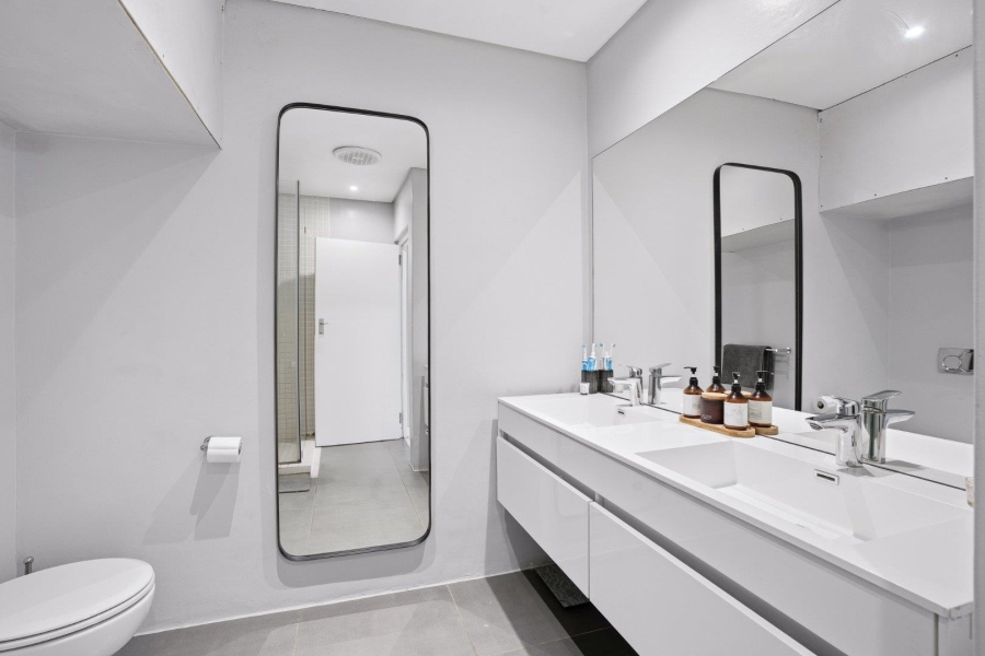 To Let 2 Bedroom Property for Rent in Vredehoek Western Cape